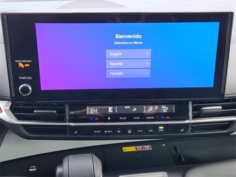 Used 2025 Toyota Sienna XLE image 12