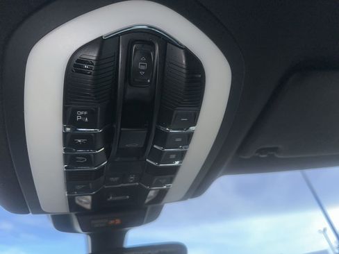 Used 2016 Porsche Macan S AWD/4WD image 38