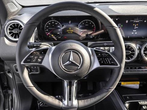 New 2026 Mercedes-Benz GLB 250 4MATIC image 17
