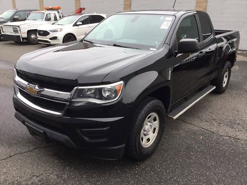 Used 2018 Chevrolet Colorado W/T image 2