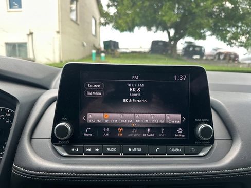 Used 2025 Nissan Rogue SV AWD/4WD image 14