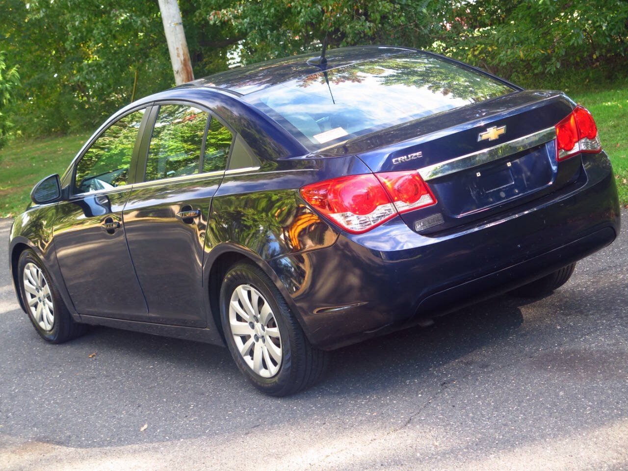 Used 2011 Chevrolet Cruze LS w/ Connectivity Package FWD image 34