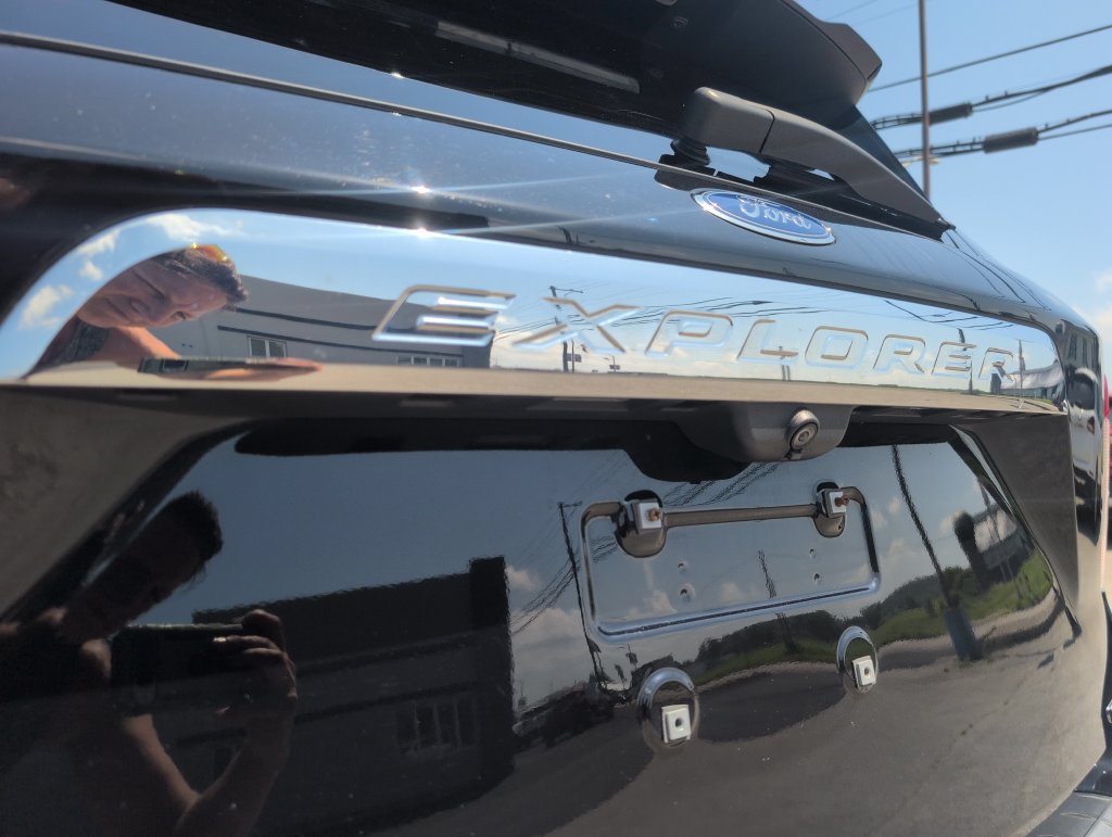 Used 2020 Ford Explorer XLT AWD/4WD image 22
