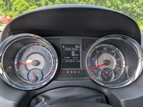 Used 2015 Chrysler Town & Country Touring-L w/ Mopar Premium Addition Group FWD image 30