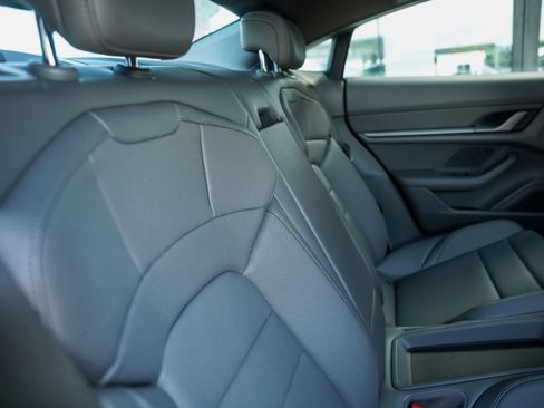 New 2025 Porsche Taycan image 30