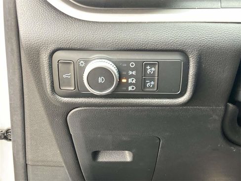 Used 2022 Ford Explorer XLT w/ Equipment Group 202A image 19