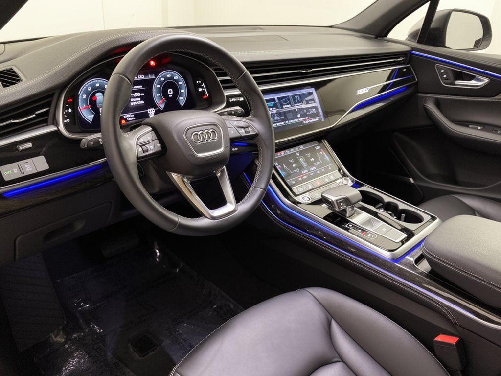 Certified 2025 Audi Q7 2.0T Premium Plus w/ Premium Plus Package AWD/4WD image 4