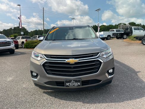Used 2019 Chevrolet Traverse Premier w/ Driver Confidence II Package FWD image 2