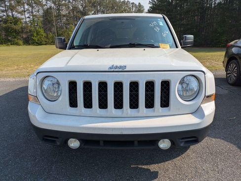Used 2015 Jeep Patriot Sport image 3
