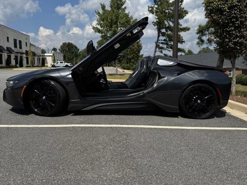 Used 2019 BMW i8 Roadster image 2