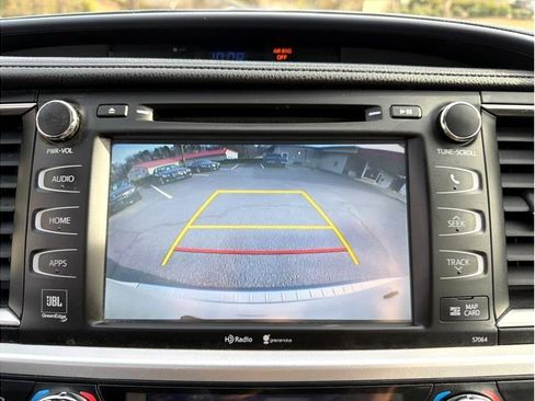 Used 2014 Toyota Highlander Limited image 24