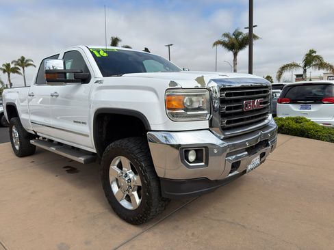 Used 2016 GMC Sierra 2500 SLT w/ Duramax Plus Package AWD/4WD image 3