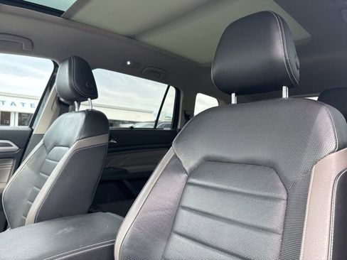 Used 2022 Volkswagen Atlas SEL Premium image 10