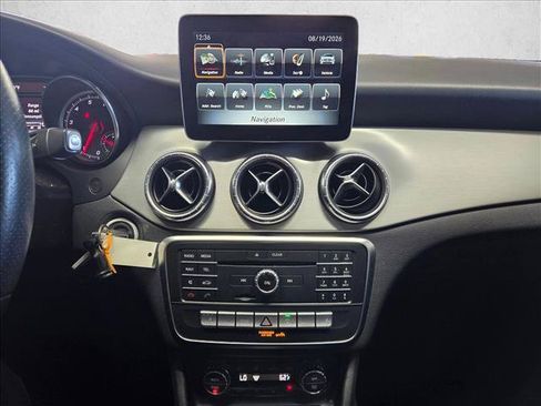 Used 2018 Mercedes-Benz CLA 250 image 13