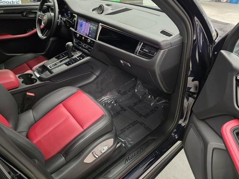 Used 2023 Porsche Macan image 31