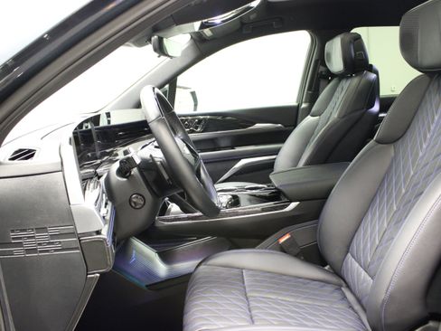 Used 2026 Cadillac Escalade IQ Luxury 1 AWD/4WD image 19