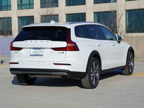 New 2026 Volvo V60 B5 Cross Country Plus w/ Climate Package image 4