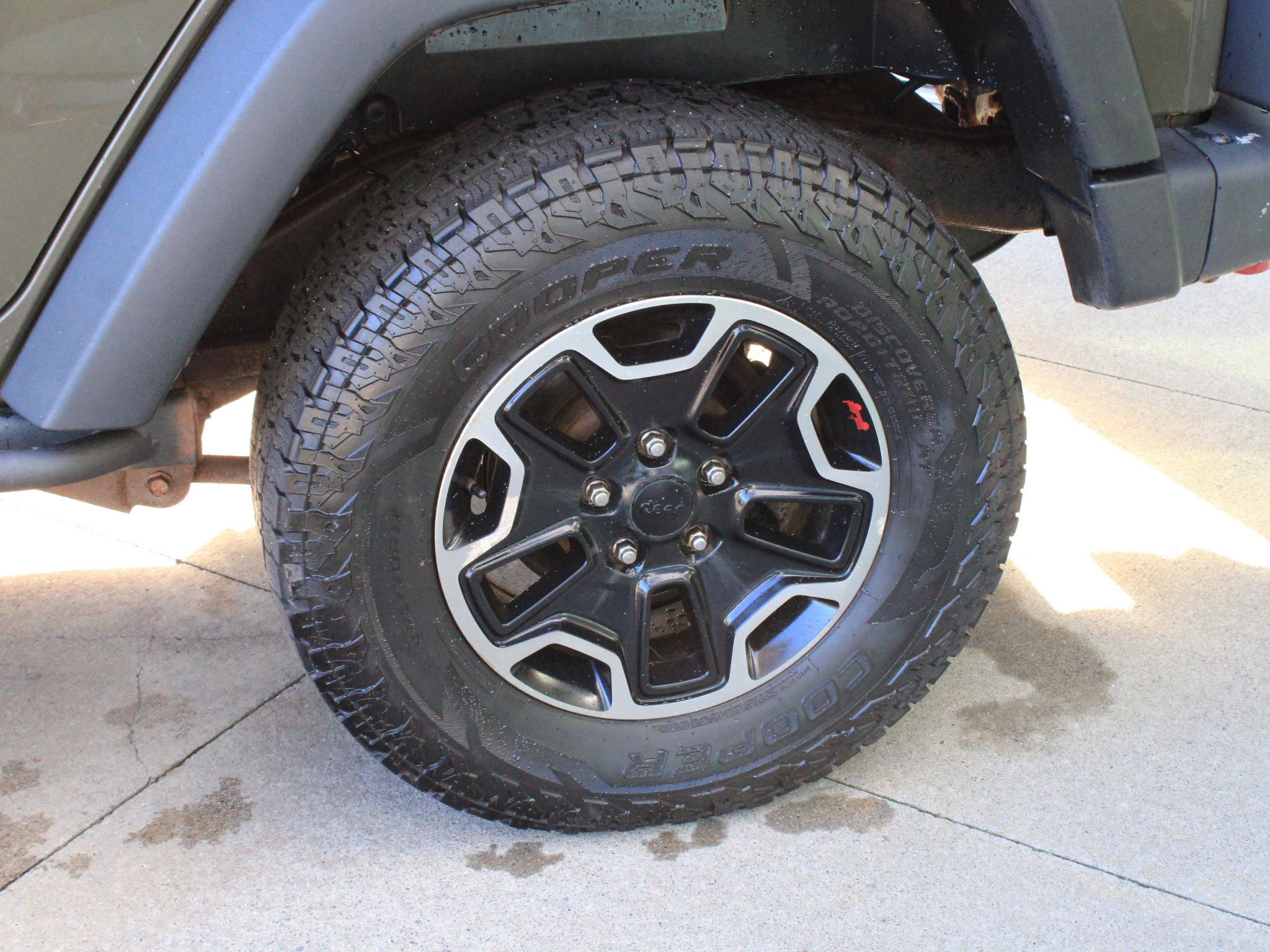 Used 2015 Jeep Wrangler Unlimited Rubicon AWD/4WD image 13
