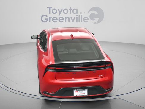 Used 2025 Toyota Prius LE FWD image 11