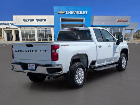 Used 2024 Chevrolet Silverado 2500 LT w/ Convenience Package image 8