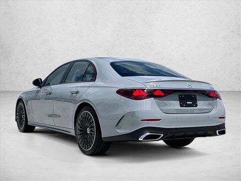 New 2026 Mercedes-Benz E 350 4MATIC Sedan image 3