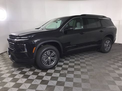 New 2026 Chevrolet Traverse LT w/ Driver Confidence Package image 3