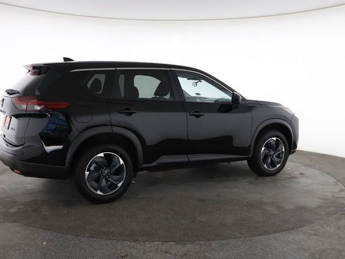 Used 2024 Nissan Rogue SV AWD/4WD image 13