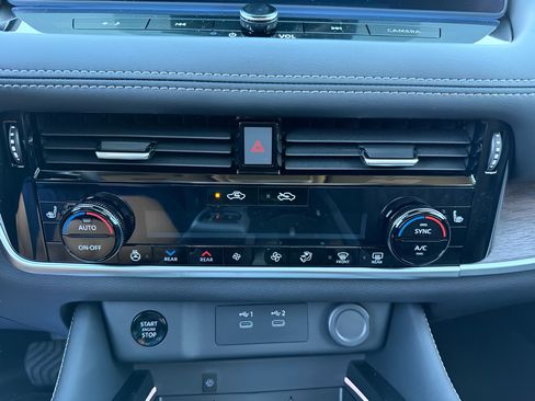 New 2026 Nissan Rogue Platinum w/ Platinum Premium Package AWD/4WD image 18