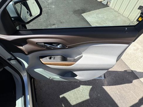 Used 2020 GMC Acadia SLE w/ Driver Convenience Package image 26