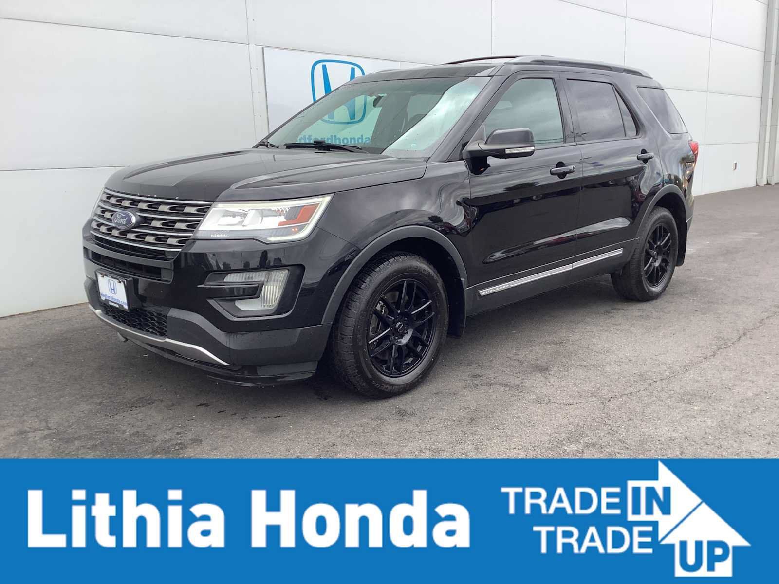 Used 2016 Ford Explorer XLT w/ Class II Trailer Tow Package AWD/4WD image 1