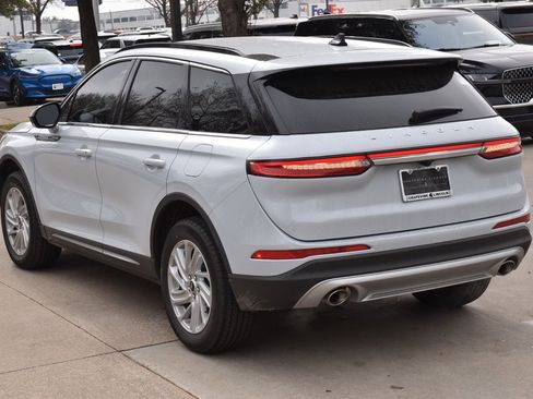 New 2026 Lincoln Corsair Premiere image 9