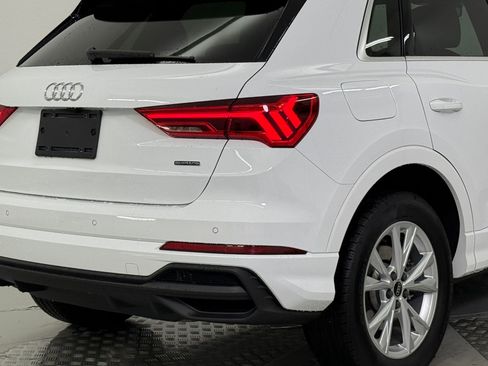 Certified 2025 Audi Q3 2.0T Premium image 25