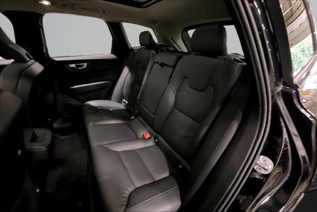 Used 2024 Volvo XC60 B5 Plus AWD/4WD image 29
