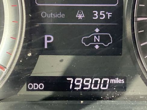 Used 2017 Lexus LX 570 4WD w/ Luxury Package image 17