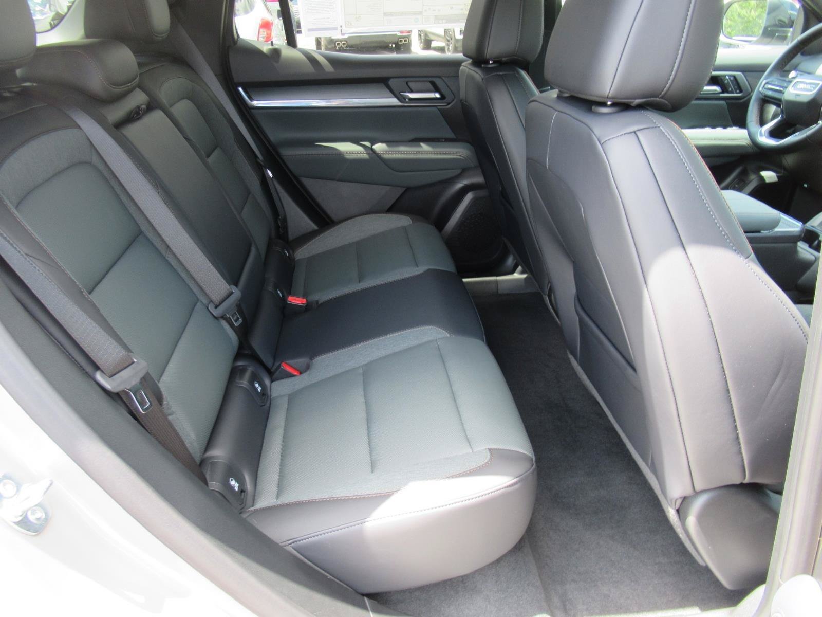 New 2027 GMC Terrain AT4 w/ Convenience Package III AWD/4WD image 31