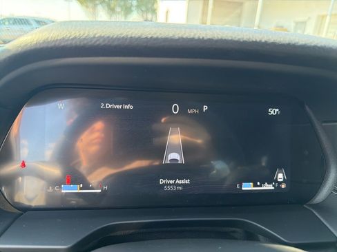 Used 2025 Jeep Grand Cherokee Laredo image 18