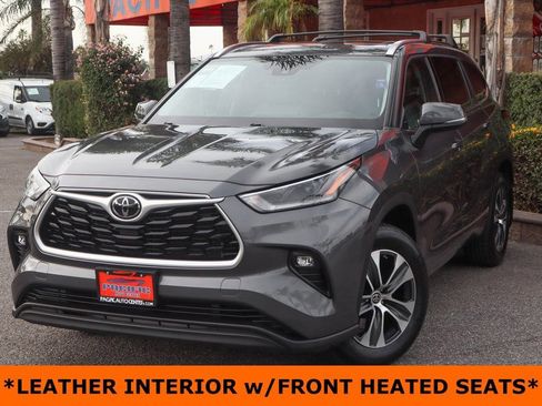 Used 2021 Toyota Highlander XLE image 4