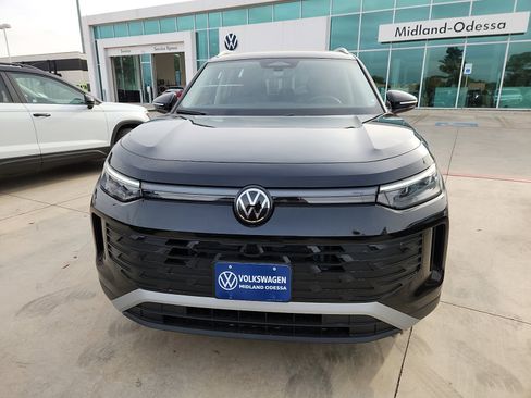 New 2026 Volkswagen Tiguan SE image 2