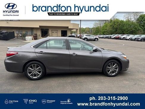 Used 2015 Toyota Camry SE w/ Moonroof Package FWD image 7