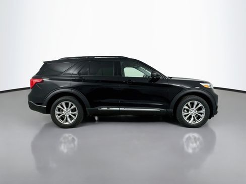Used 2023 Ford Explorer XLT w/ Equipment Group 202A AWD/4WD image 8