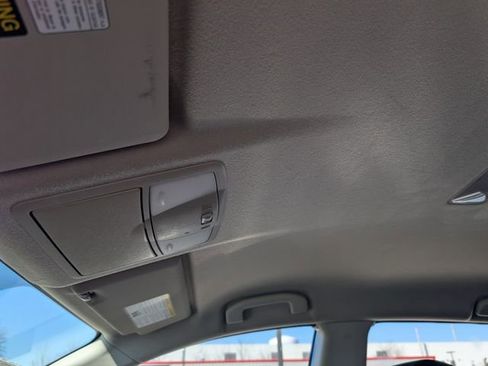 Used 2011 Nissan Rogue S image 14