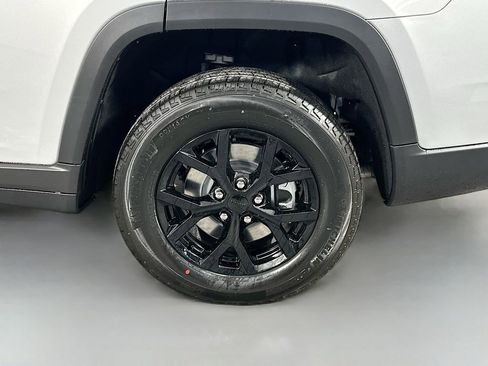 New 2026 Jeep Grand Cherokee L 4WD image 17