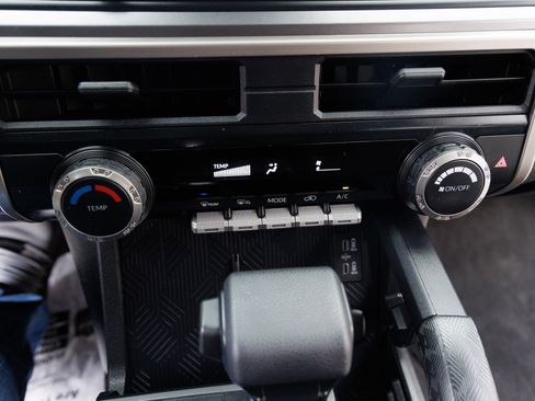 Used 2025 Toyota 4Runner Limited image 26