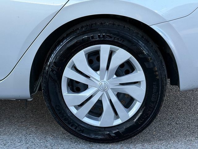 Used 2025 Nissan Versa S FWD image 7
