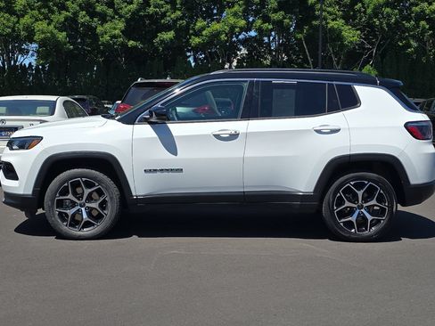 Used 2025 Jeep Compass Limited AWD/4WD image 7