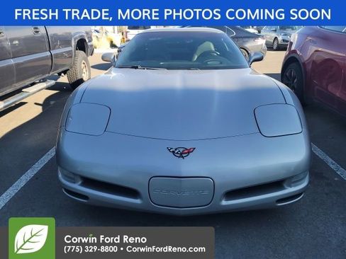 Used 2000 Chevrolet Corvette Coupe w/ Roof Pkg image 2