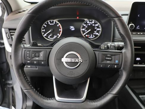 Used 2023 Nissan Rogue SV w/ SV Premium B Package image 18