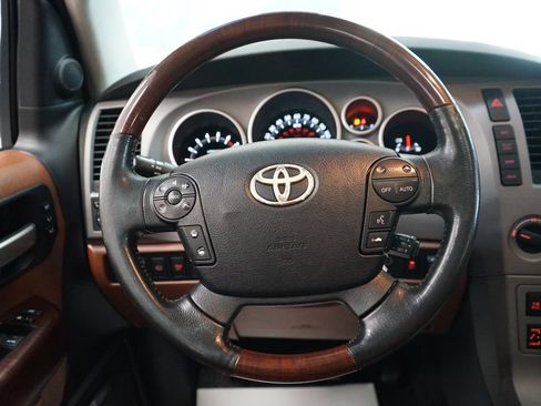 Used 2011 Toyota Sequoia Platinum AWD/4WD image 28