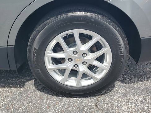 Used 2024 Chevrolet Equinox LT FWD image 10
