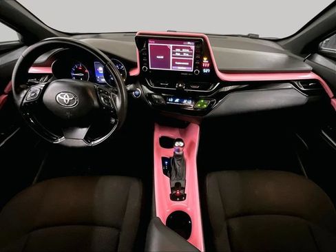 Used 2019 Toyota C-HR XLE FWD image 14